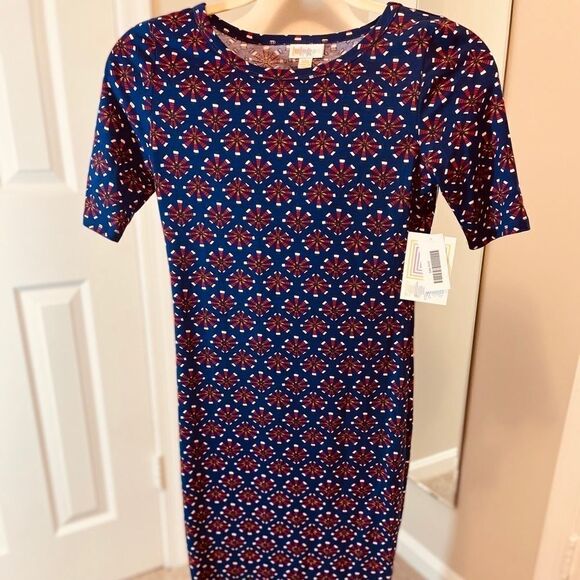 Lularoe NWT Julia   - Picture 1 of 6